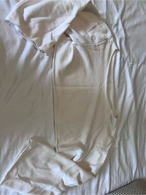 ALO Yoga Cream Hooded Pullover